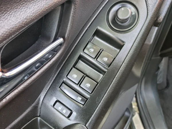 CHEVROLET TRACKER - Image 14