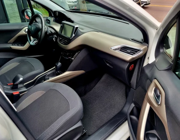 PEUGEOT 2008 - Image 17