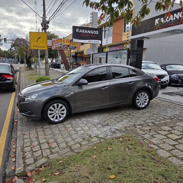 CHEVROLET CRUZE - Image 4