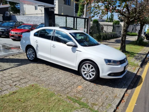 VOLKSWAGEN JETTA 2.0 - Image 11
