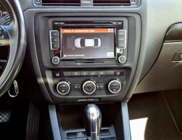 VOLKSWAGEN JETTA 2.0 - Image 14
