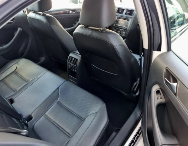 VOLKSWAGEN JETTA 2.0 - Image 18