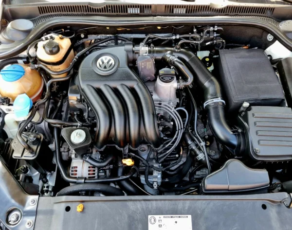 VOLKSWAGEN JETTA 2.0 - Image 3