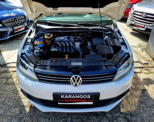 VOLKSWAGEN JETTA 2.0 - Image 4