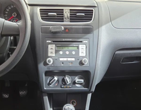 VOLKSWAGEN SPACEFOX - Image 11