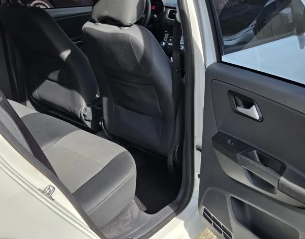 VOLKSWAGEN SPACEFOX - Image 13