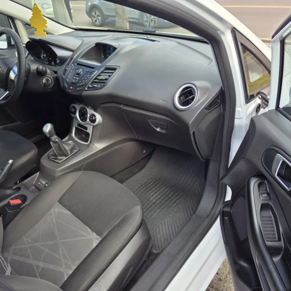 FORD FIESTA - Image 10