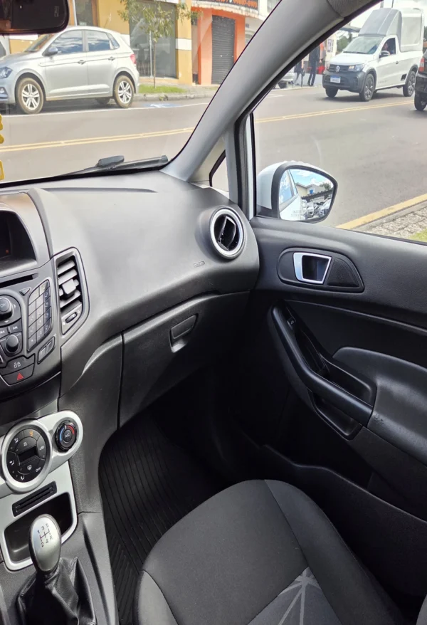FORD FIESTA - Image 15