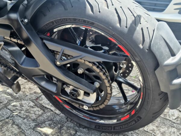 BMW S - Image 5