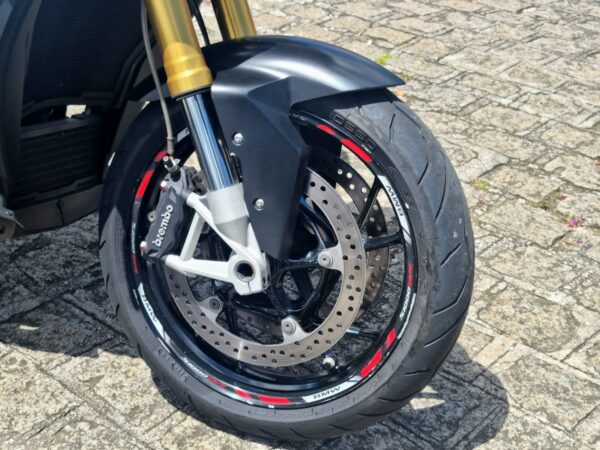 BMW S - Image 8