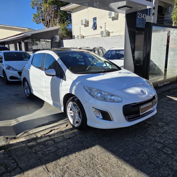 PEUGEOT 208 - Image 10