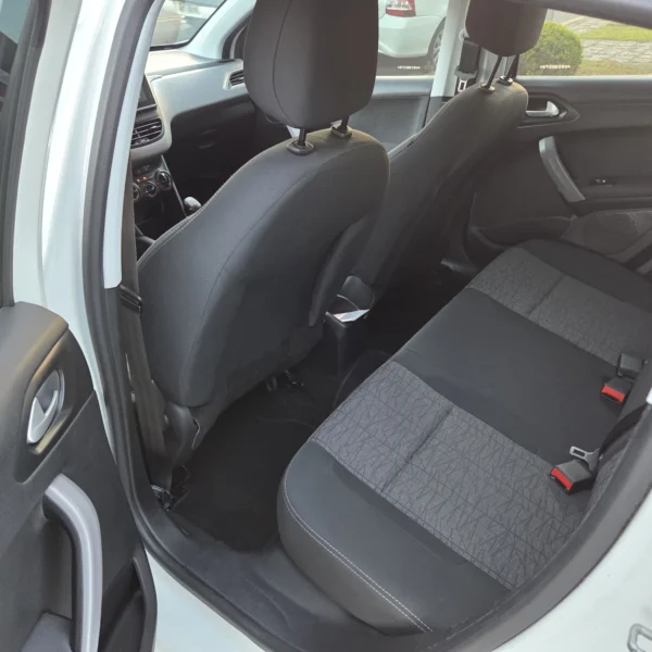 PEUGEOT 308 - Image 15
