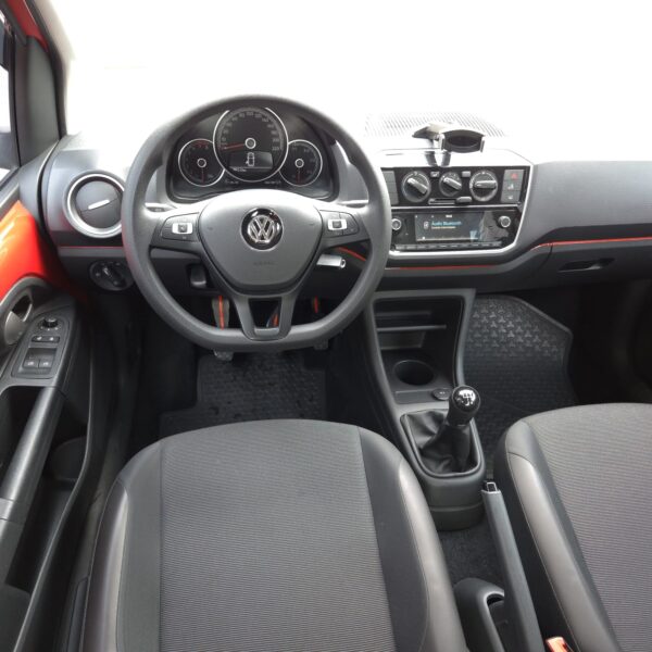 VOLKSWAGEN UP - Image 17