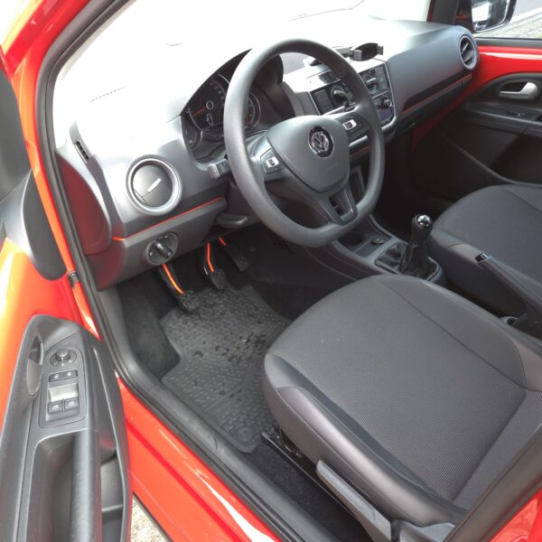 VOLKSWAGEN UP - Image 15