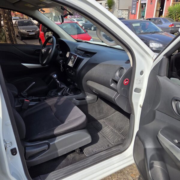 NISSAN FRONTIER - Image 11