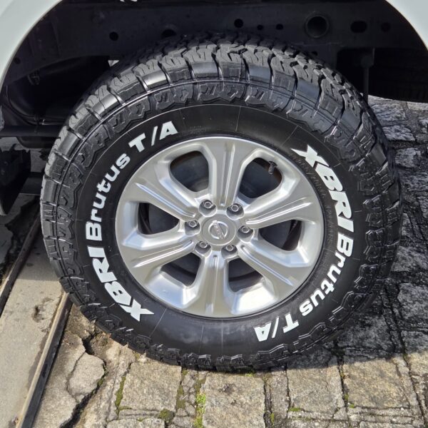 NISSAN FRONTIER - Image 12