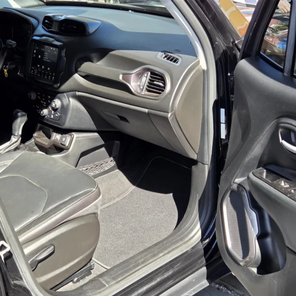 JEEP RENEGADE - Image 19