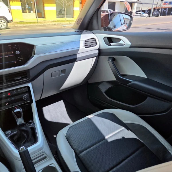 VOLKSWAGEN T-CROSS - Image 15