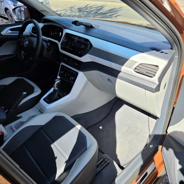 VOLKSWAGEN T-CROSS - Image 19