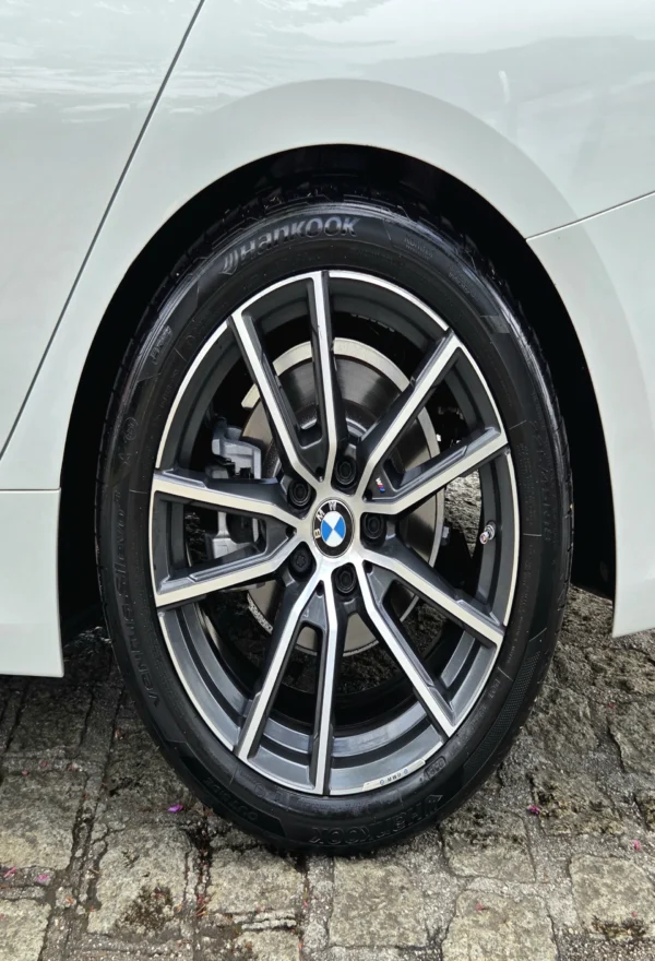 BMW 320I - Image 10