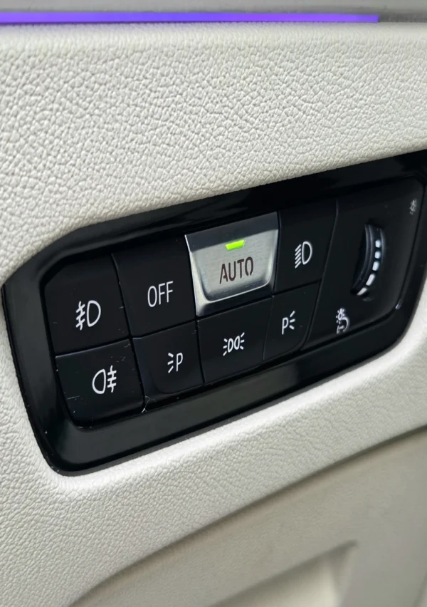 BMW 320I - Image 14