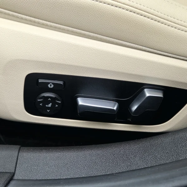 BMW 320I - Image 15