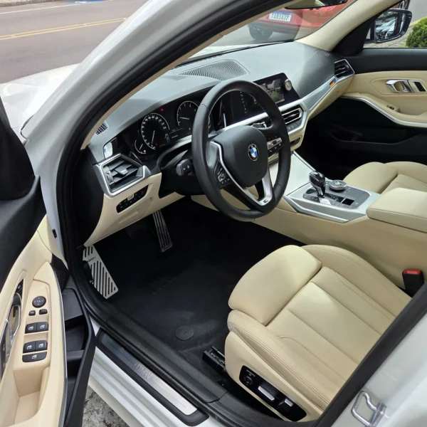 BMW 320I - Image 16