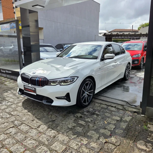 BMW 320I - Image 2