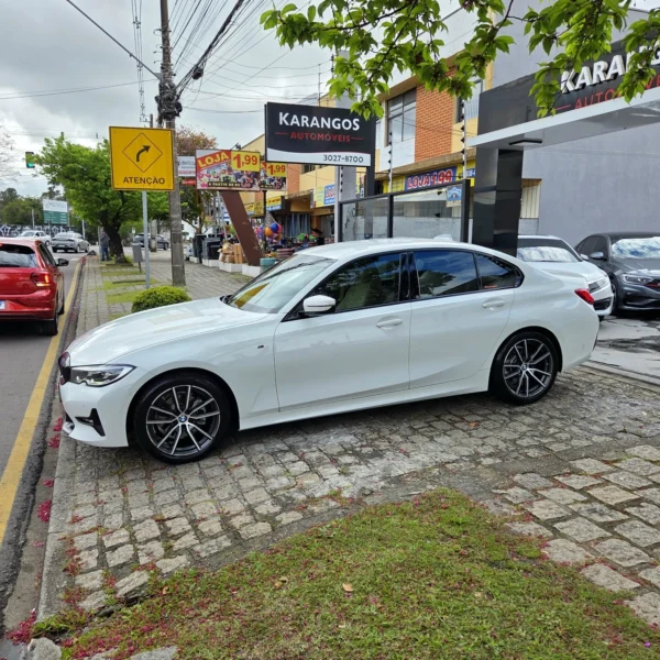 BMW 320I - Image 3