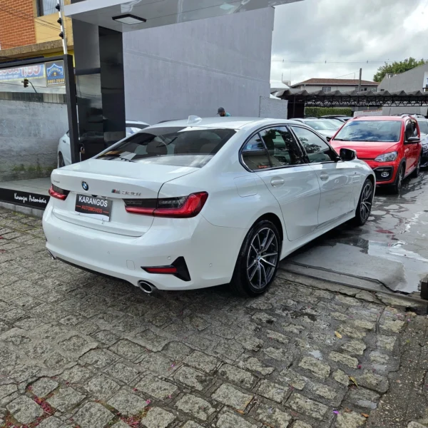 BMW 320I - Image 4