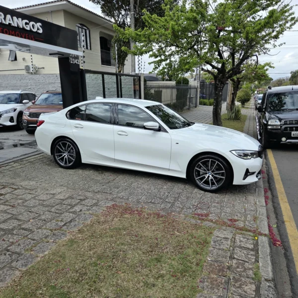 BMW 320I - Image 7
