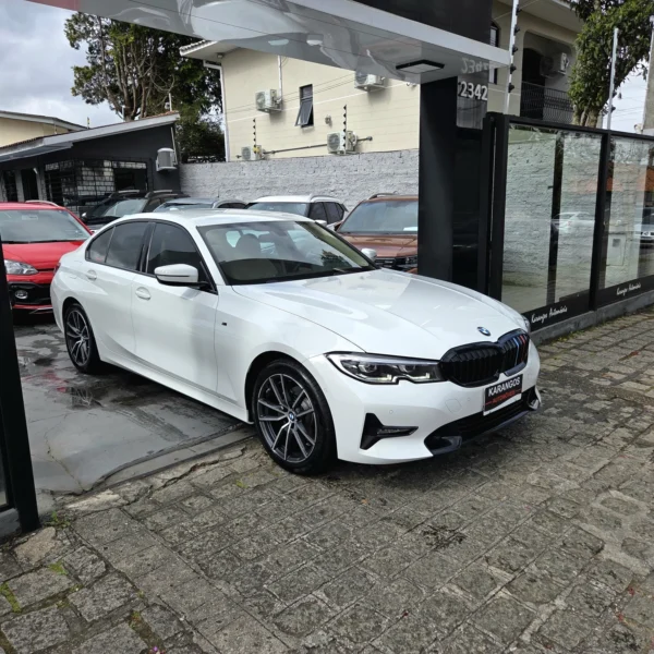 BMW 320I - Image 8